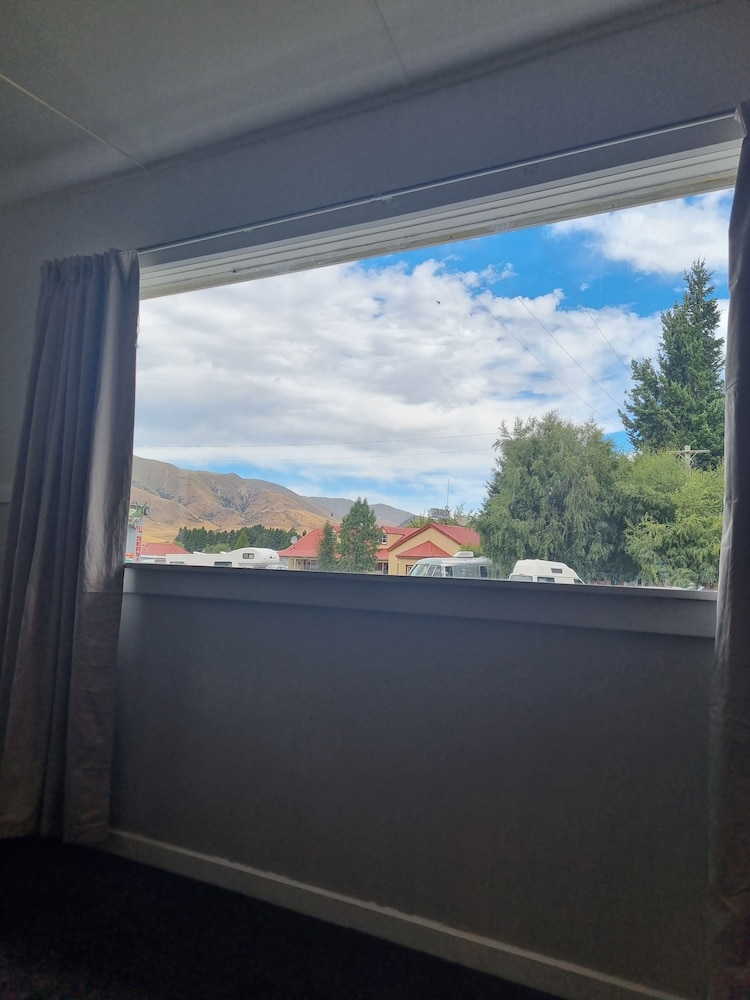 Burkes Pass Country Motel
