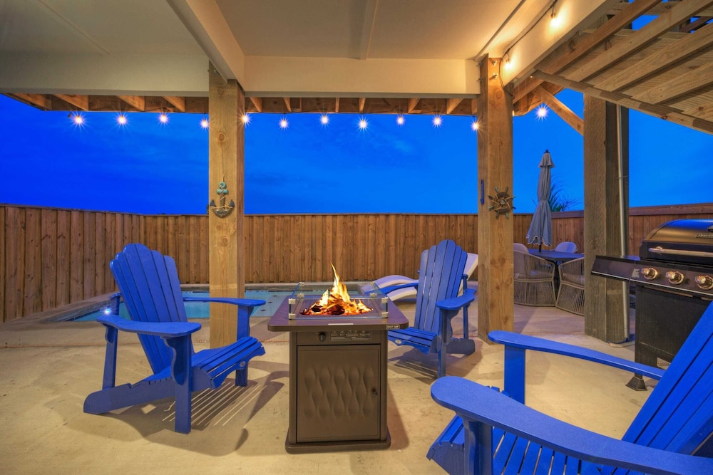 The Madison Pool, Mustang Island Beaches & Port A Fun Nearby