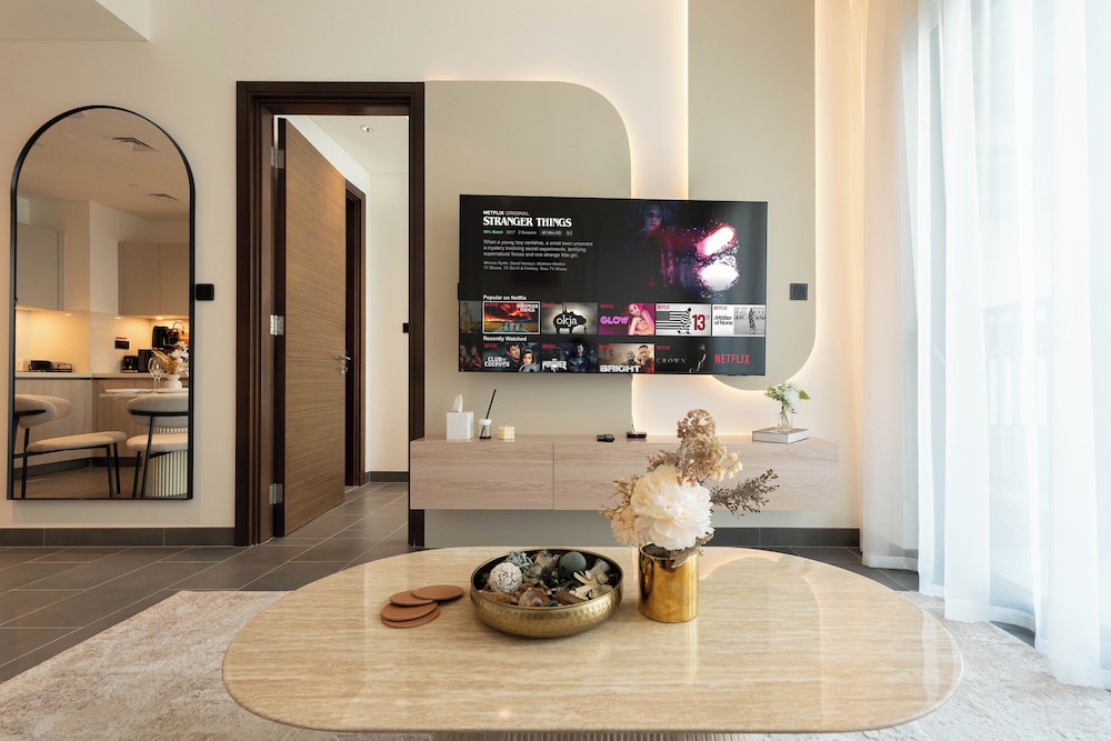 Chic 1BR Apartment - The Crest Dubai