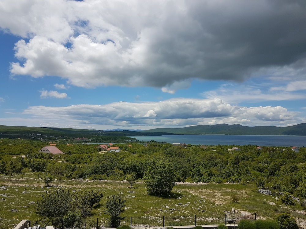 Blue Lake Luxury Accommodation