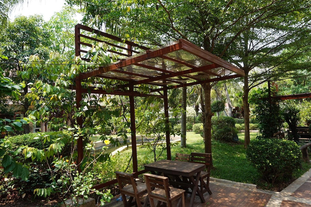 Tonwa Resort Hotel