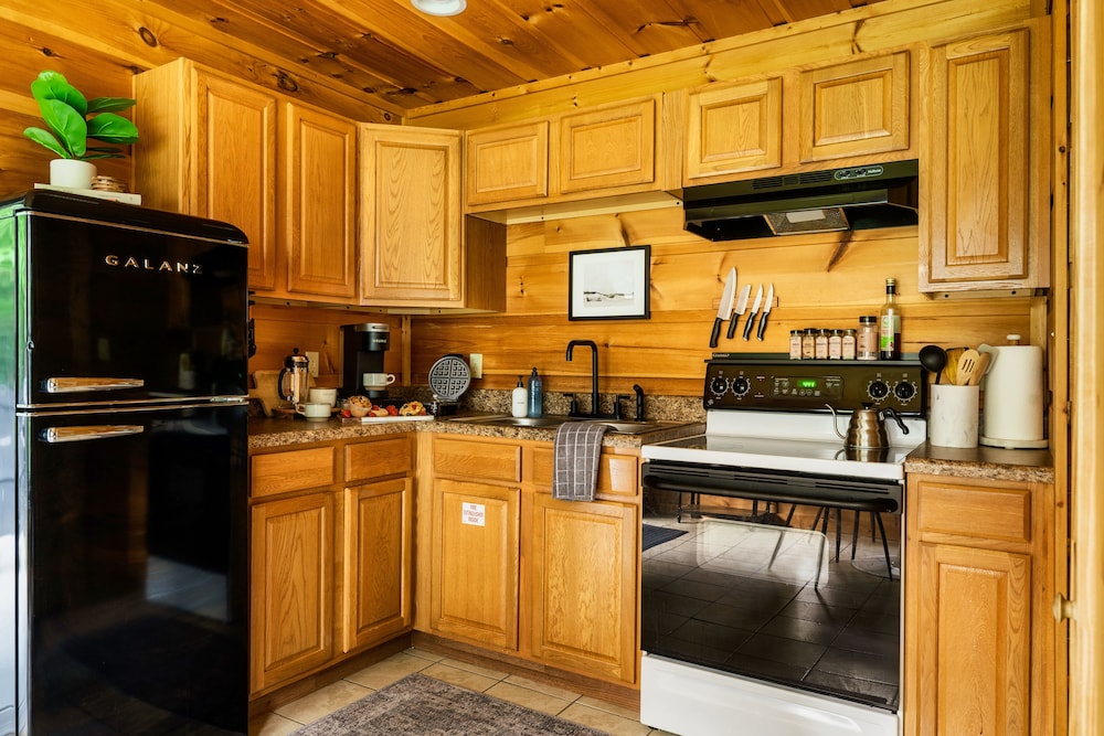 The Copper Bird Cabin