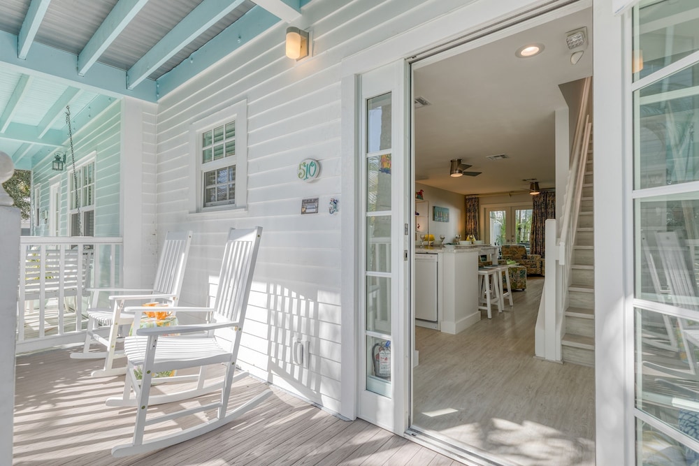 Bahamian Reed by Avantstay Walk to Everything w Community Pool Week Long Stays Only