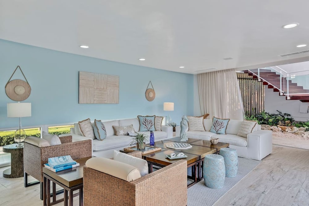 Luxurious 8-bedroom Dreamy Villa