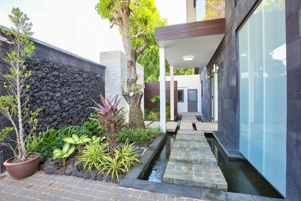 Villa U