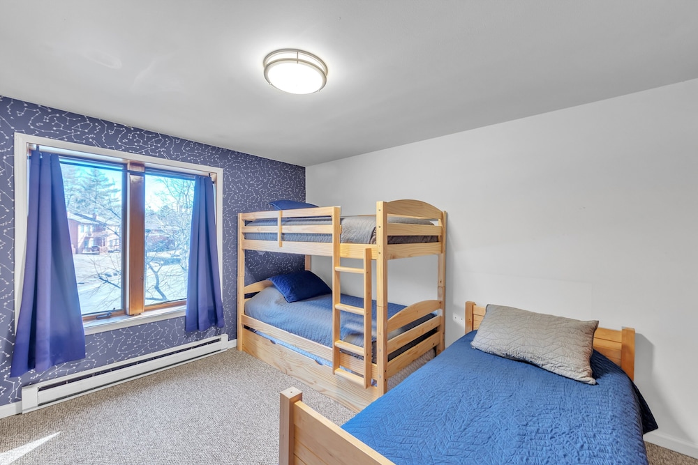 Rumor 39O - Upgraded Townhome With Woodsy Views 3 Bedroom Townhouse by The Summit at Gore Mountain