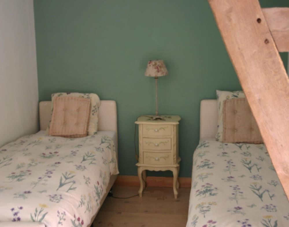 Estate in Pyrenees With Pool and Golf Nearby