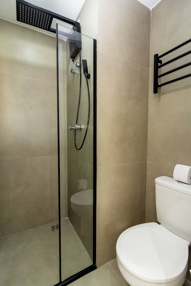 Piscina- academia- AC - Brazilian Corner