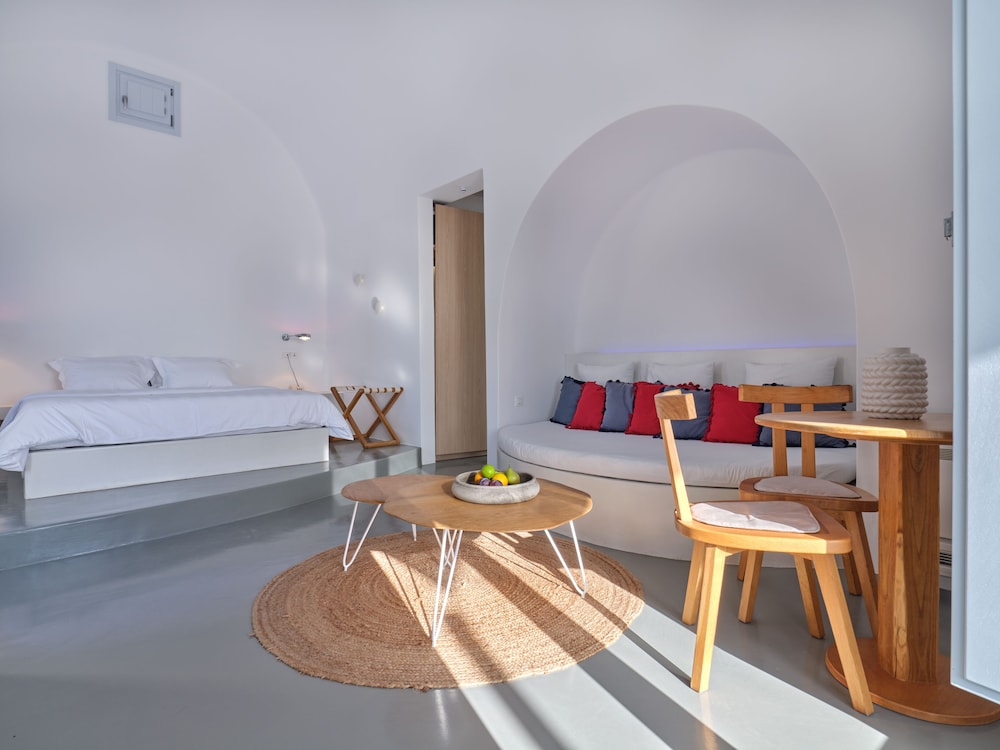 Santorini Heights