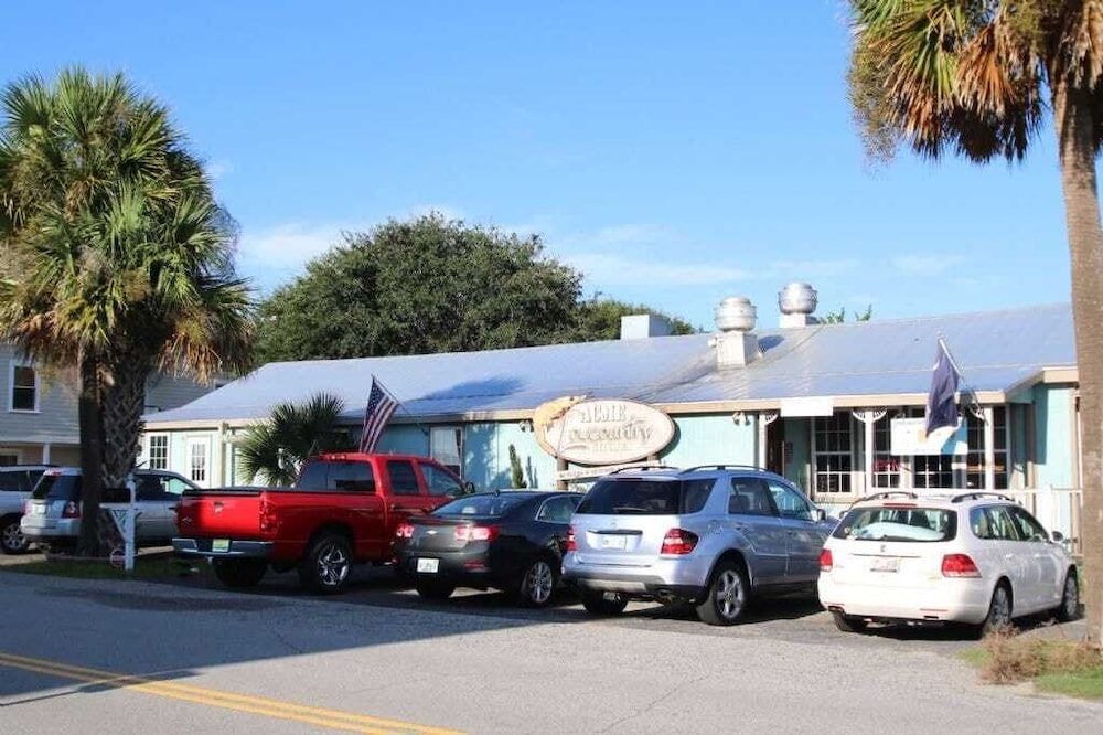 423 C Shipwatch by Avantstay Ocean Views Community Pool Close to Beach