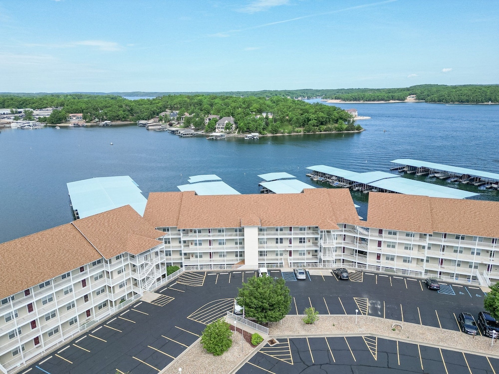 Experience Lakeside Living at Its Finest: Stunning Views and Prime Location!