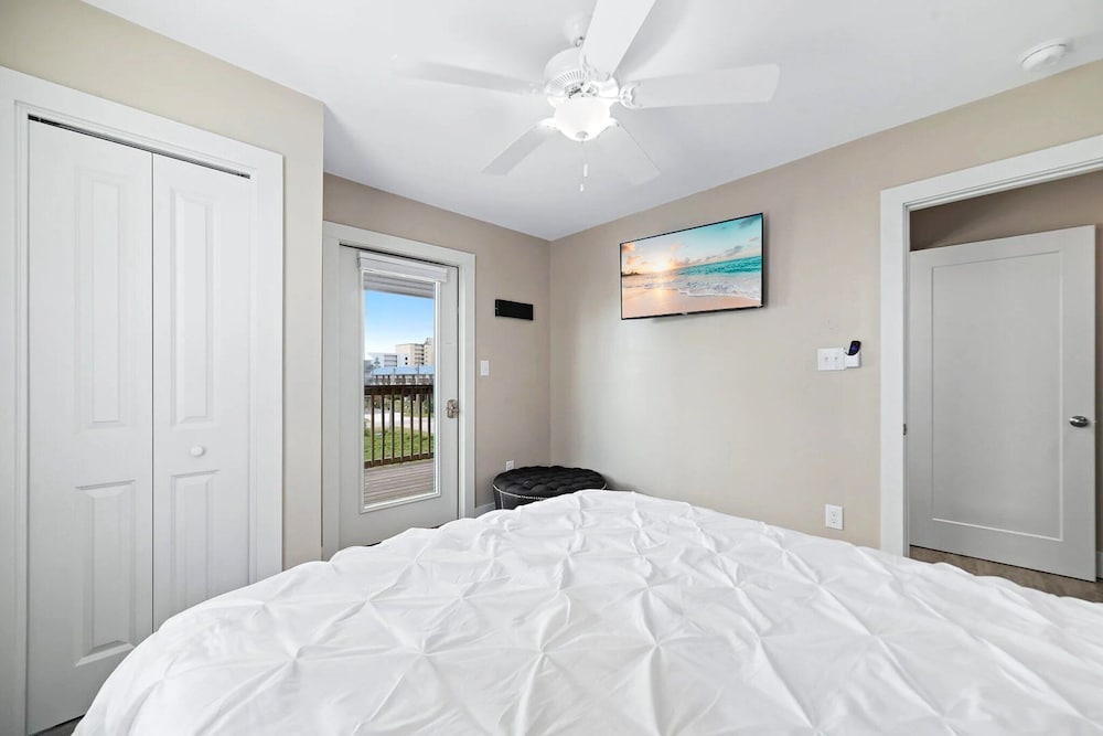 Pipedreams 333 E 4 Bedroom Home
