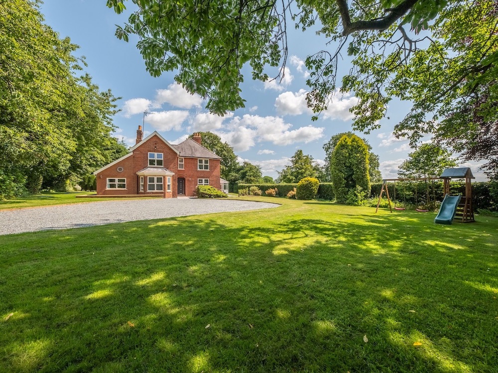 Routhorpe House