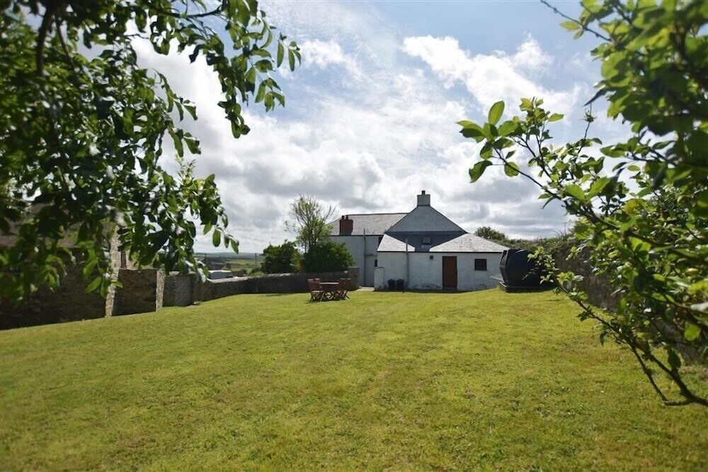 Panteurig Farmhouse
