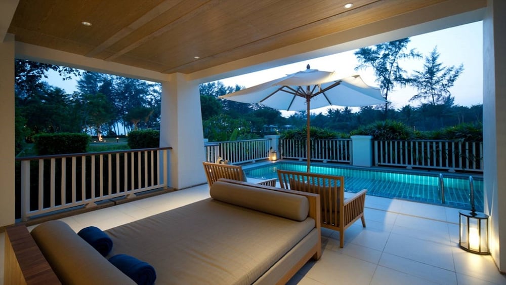 Dusit Thani Krabi Beach Resort 11