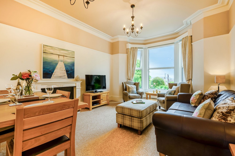 1 Flaxford House