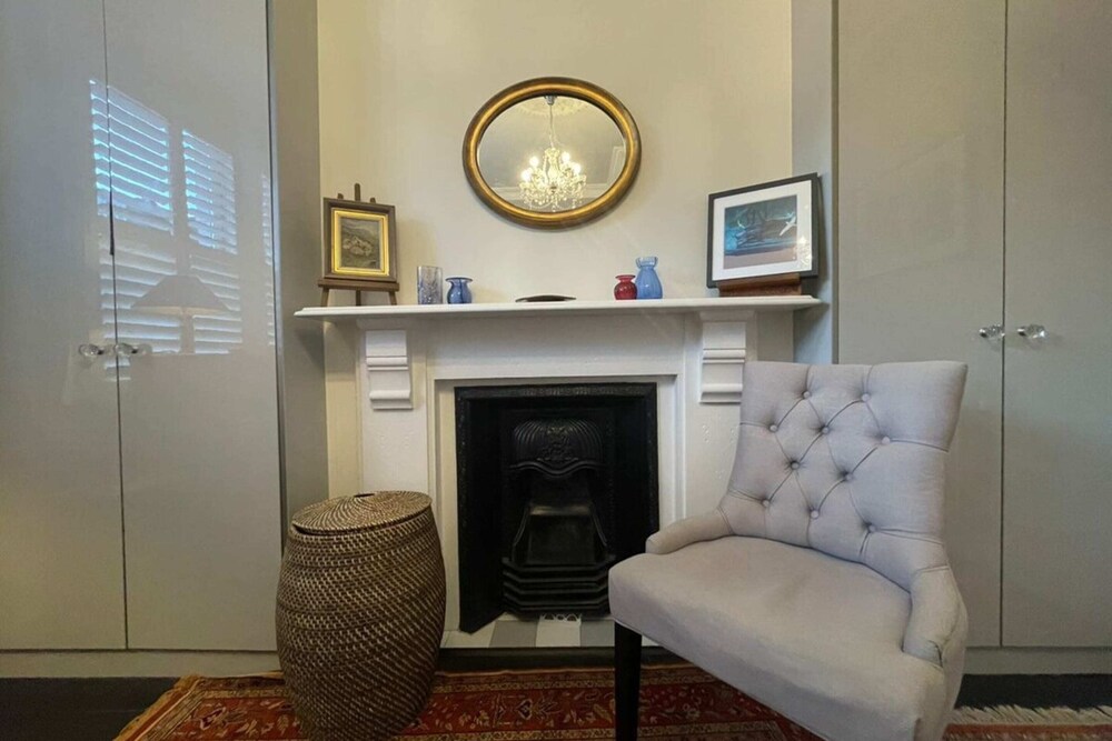 Luxurious 1 Bedroom Flat With Private Garden