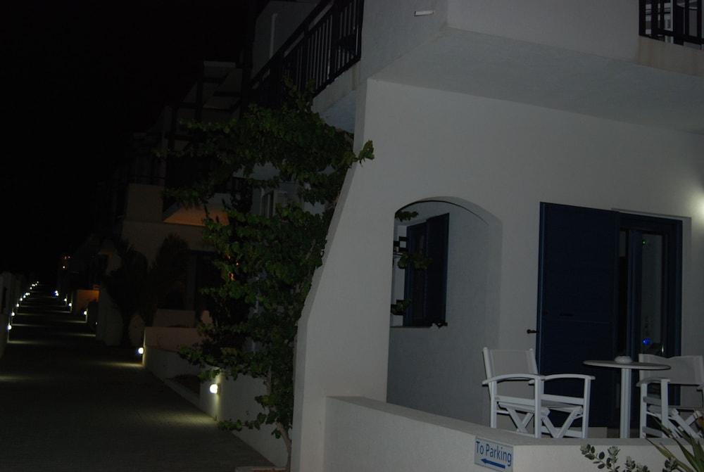 Okirroi Villas