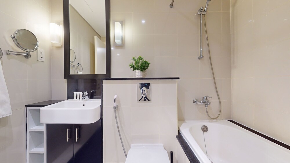 GreenFuture - Charming Studio in the Vibrant Business Bay
