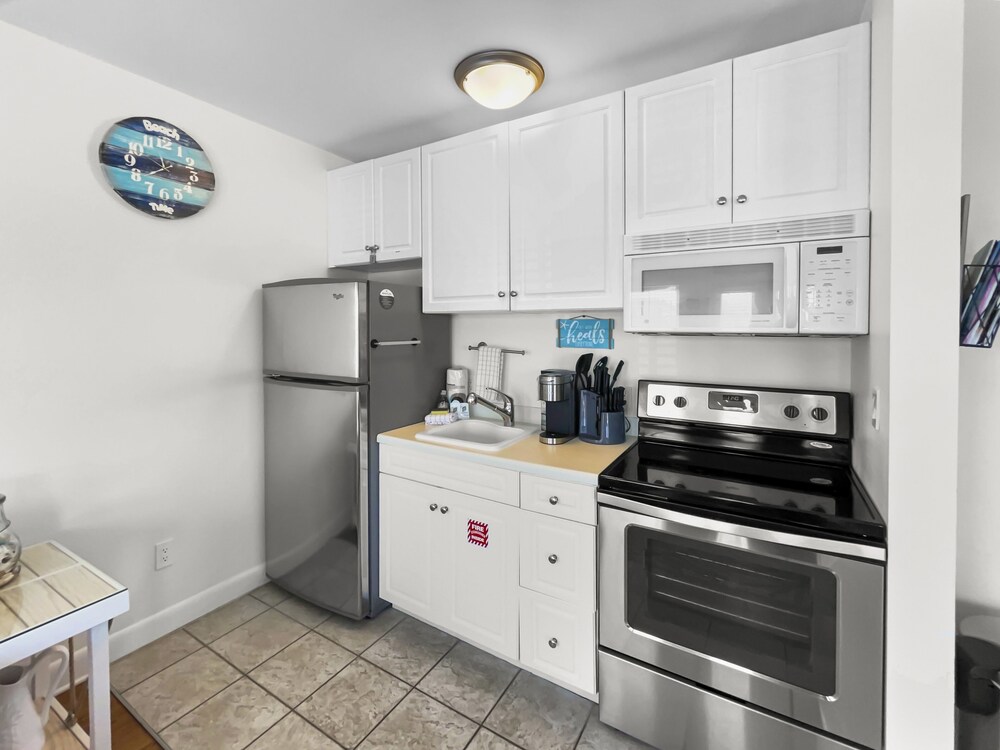 Golden On 30a 1 Bedroom Condo by RedAwning view 5