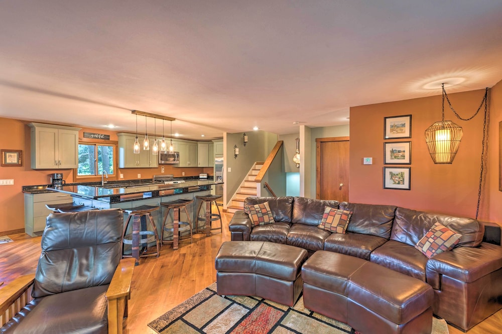 Lake Geneva Vacations - Lake Geneva Getaway w/ Fire Pit: Near Golf - Property Image 20