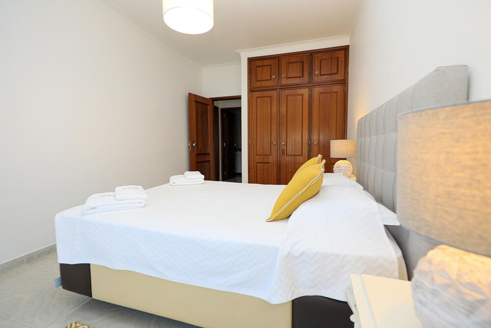 C23 - Parkway Entrance Apartment in Lagos