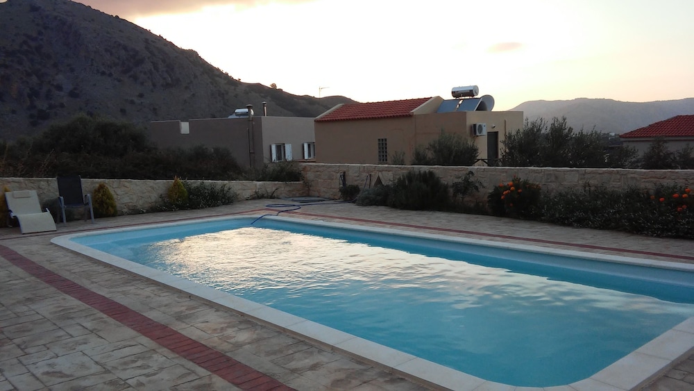 Lake Villas