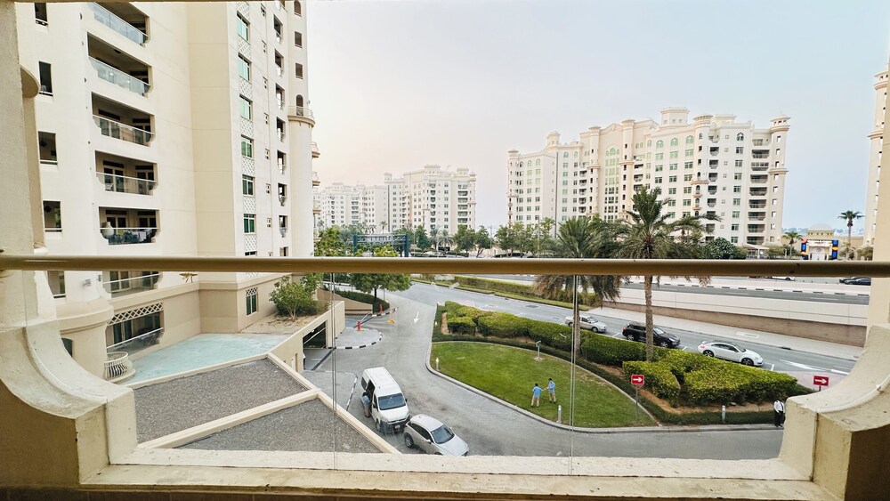 Luxury 3 Bed Apartment at Palm Jumeirah