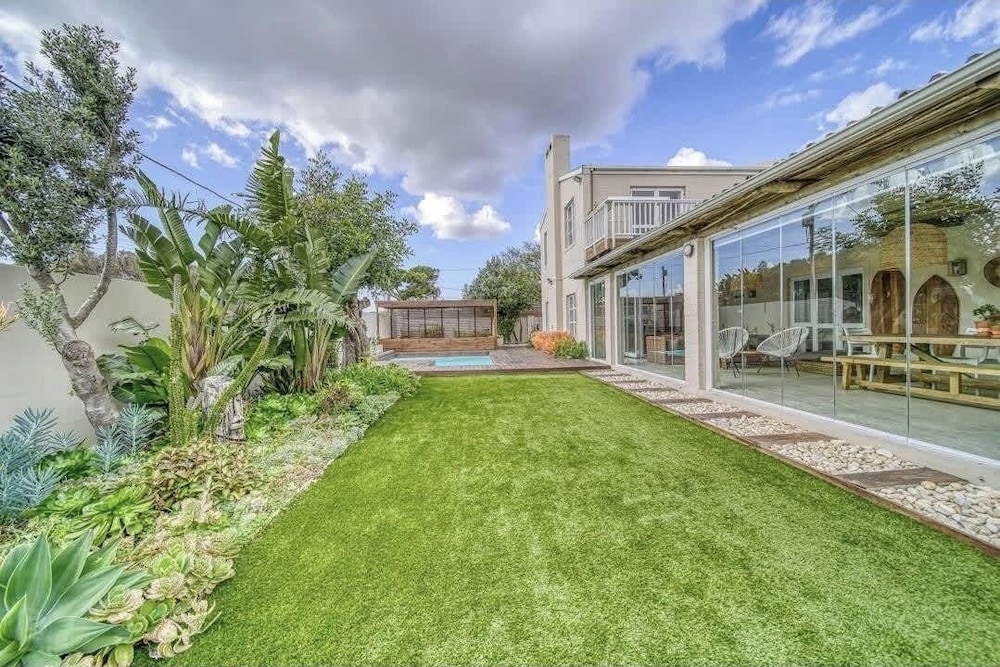 Flamingo Villa at Beach - Pool - Luxury - Solar Back Up