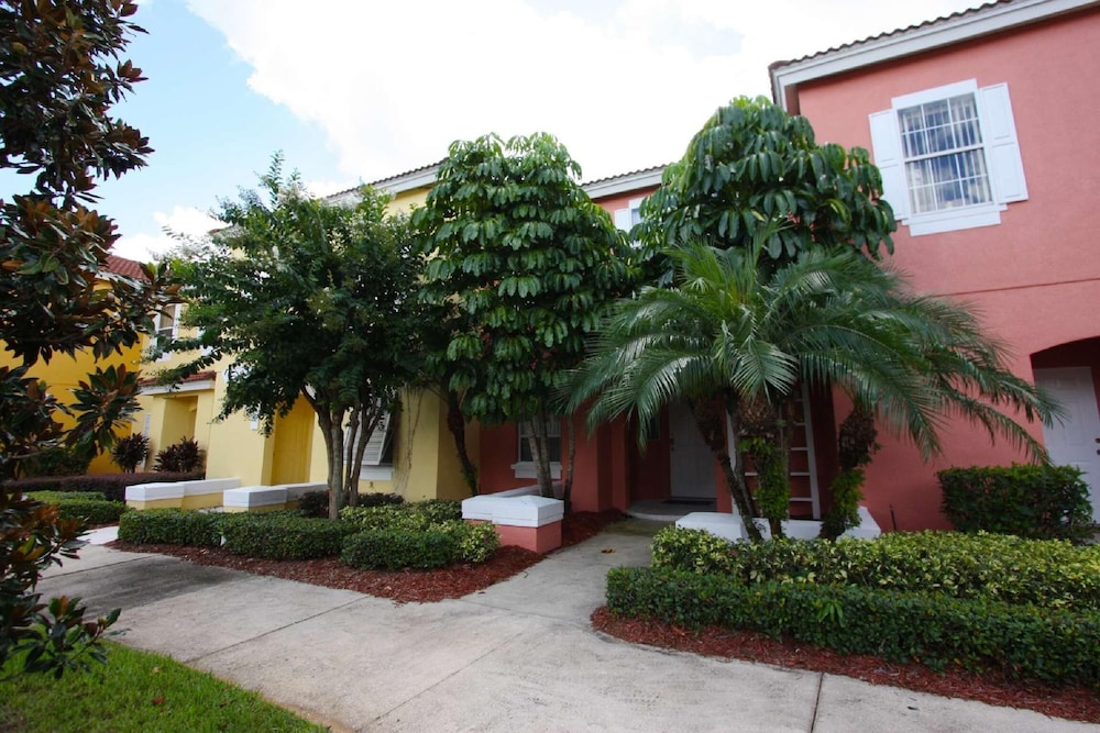 952 Lake Berkley - Image 1