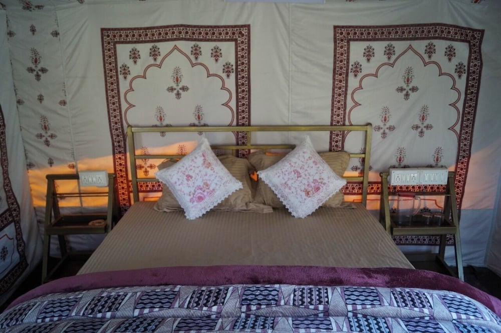 Jaseelo Camps near Tehri Lake