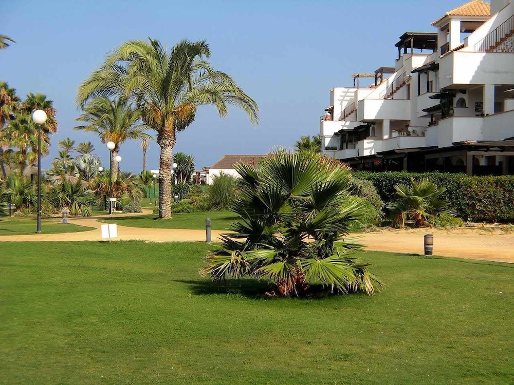 VenAVera E21B - 1 Bedroom/1Bath Beachfront WIFI