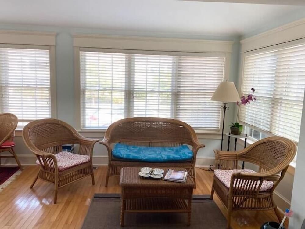Delaware Avenue 32A