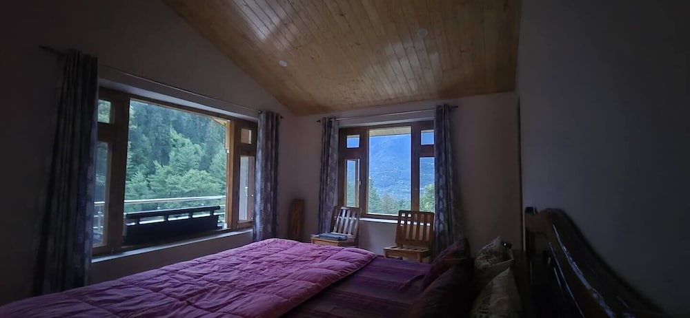 The Orchard Retreat VanVaas