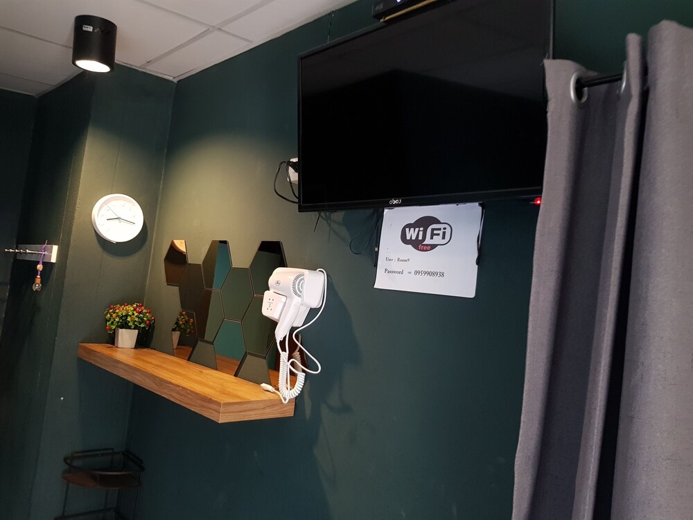 Room 9 Hometel