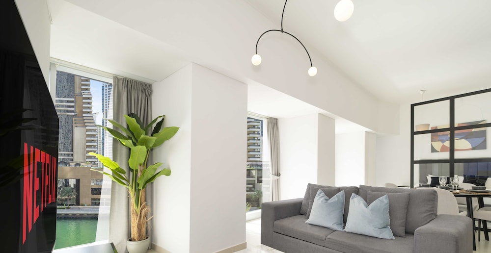 LUX The Cayan Superior Suite 2