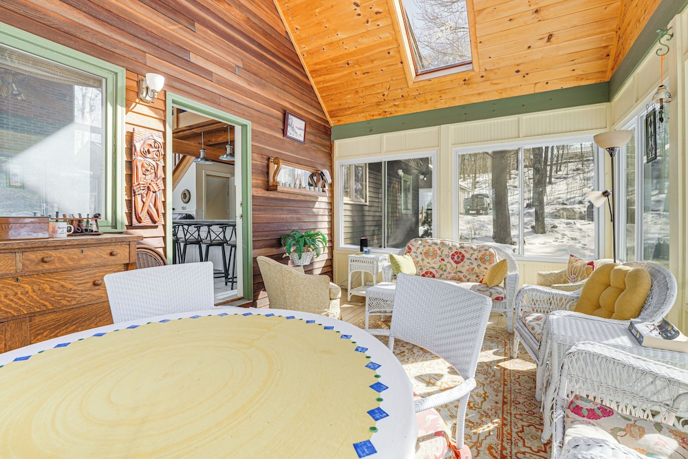 Waterfront Home w/ Boat Dock & Sunroom in Gardiner