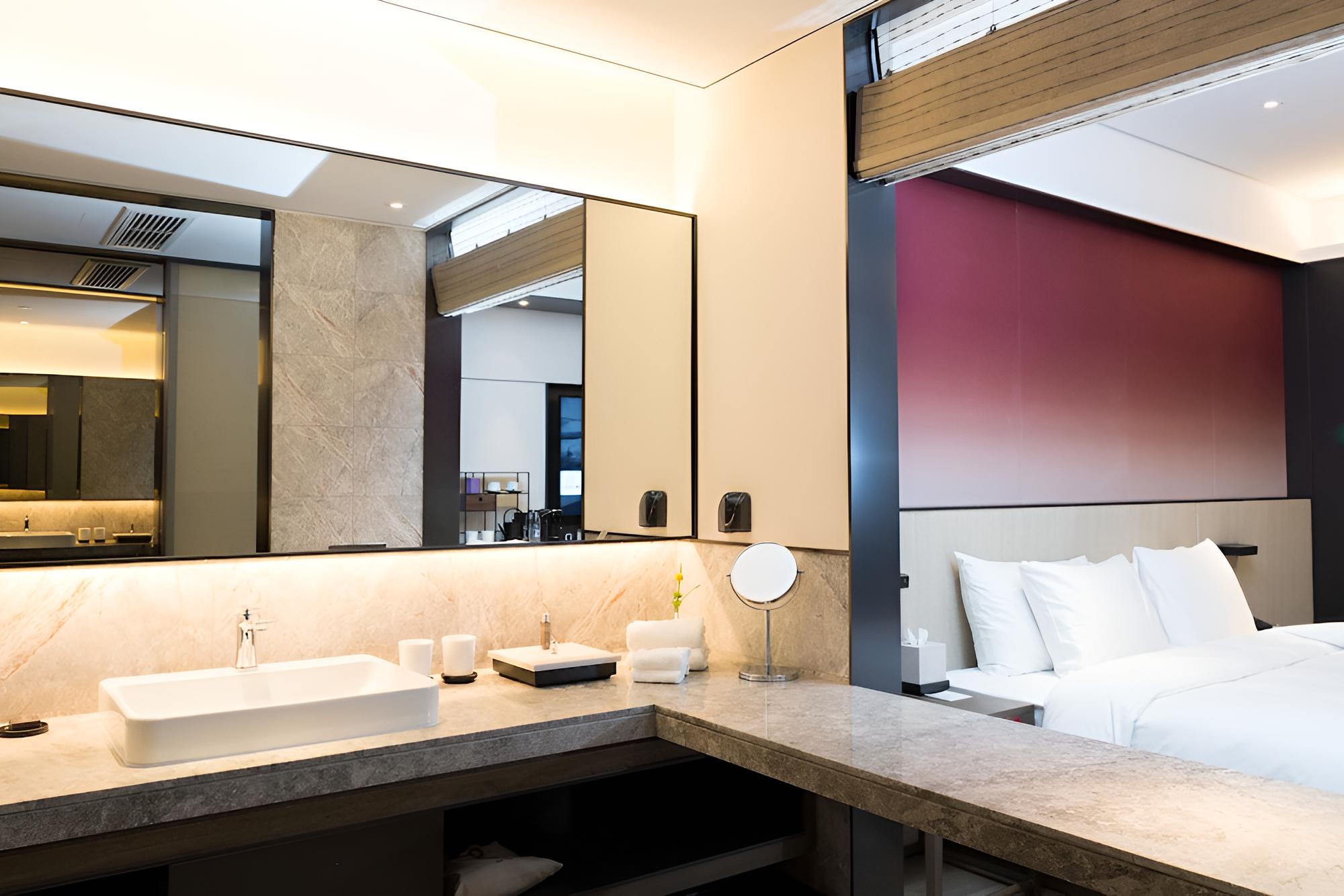 JOYA Shanghai Xujiahui Hotel