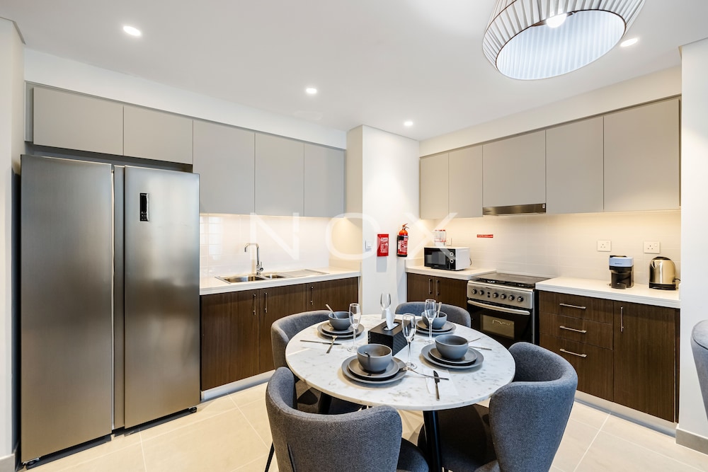Stylish 2 Beds in Forte Tower I Downtown