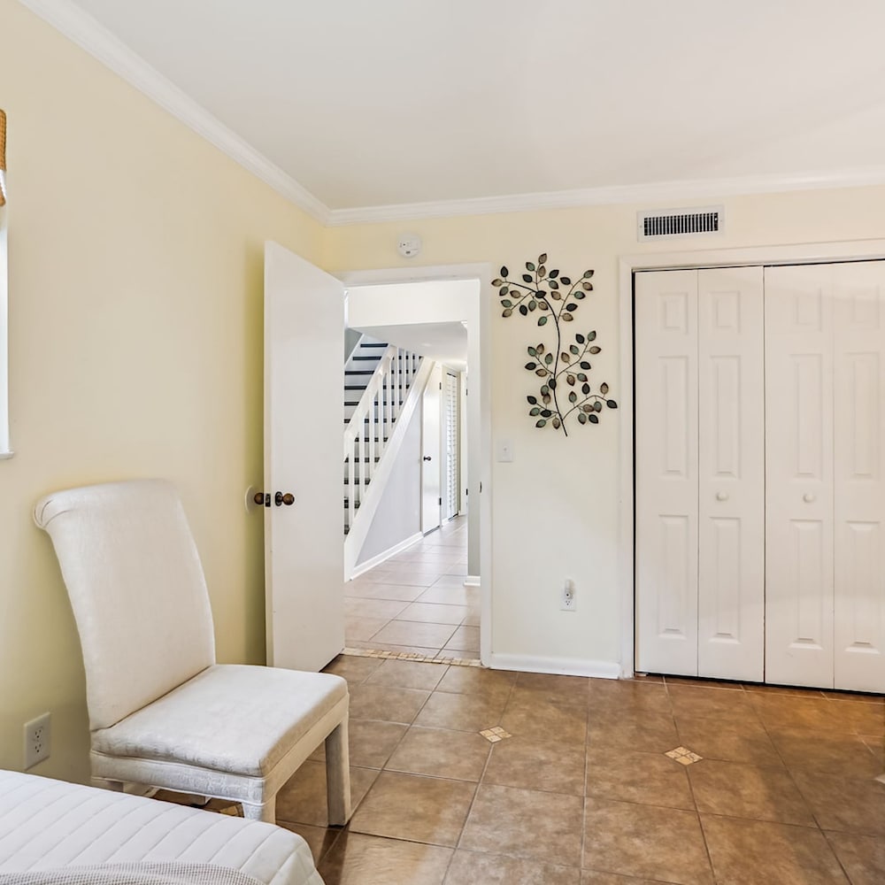 Oceanfront 3BR Luxe New Rental view 5