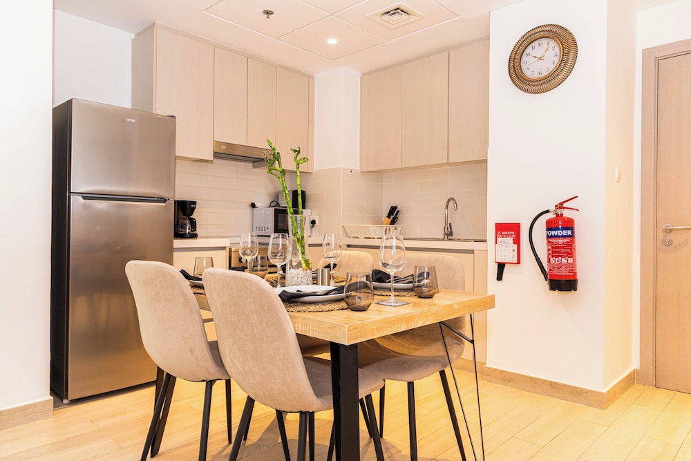 Bloomfields Stylish 1BR in Waters Edge