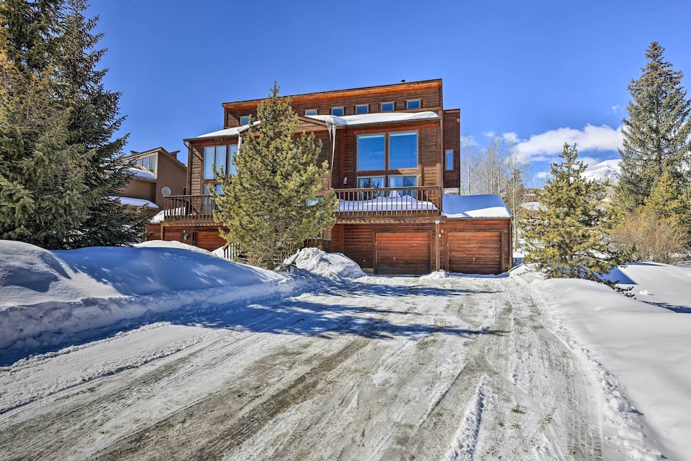 Private Deck & Hot Tub: Silverthorne Home!