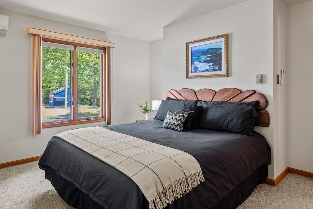 Harmony Ridge by Avantstay Large Deck w Hot Tub Forest Views
