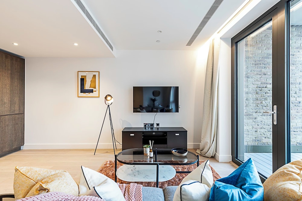 Chic and Sleek Oasis photo 3