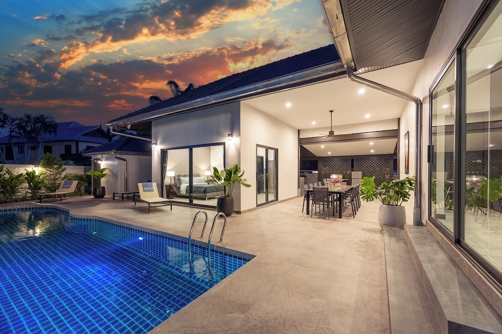 Villa Waree minutes to City and Beach