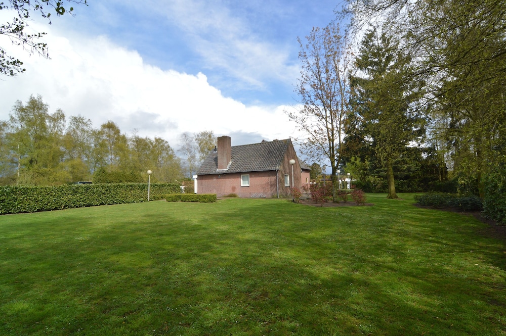 Lovely Group Home With Lots of Privacy, Ideal for Families and Friends view 3
