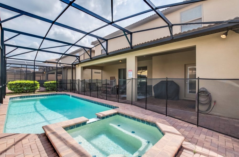 Fresh Heaven Pool Home by AV Dreams - Image 3