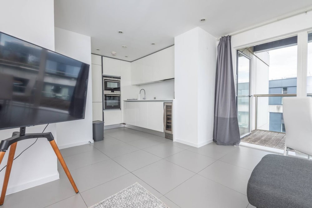 Old Street - Sleek Apartment