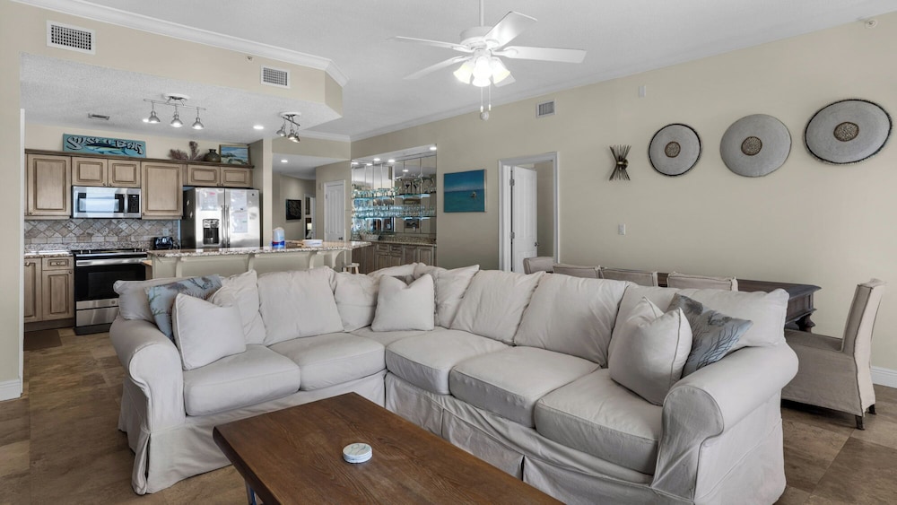Legacy 303: Beachfront Retreat on 30a!