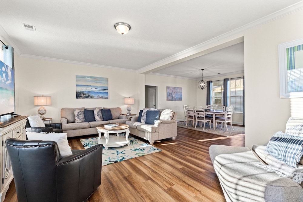 Beach House - C Shucker by PHG